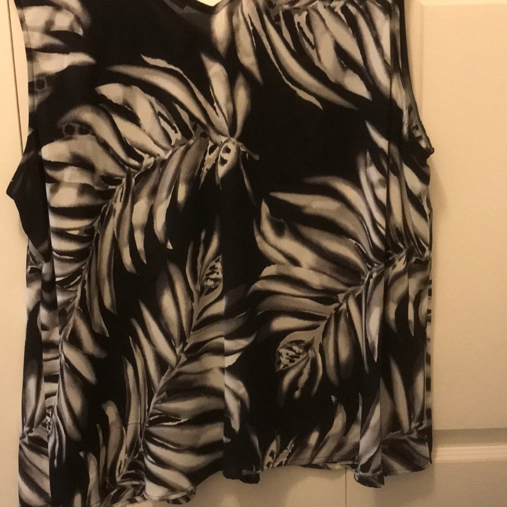 Tank - Picture 2 of 4